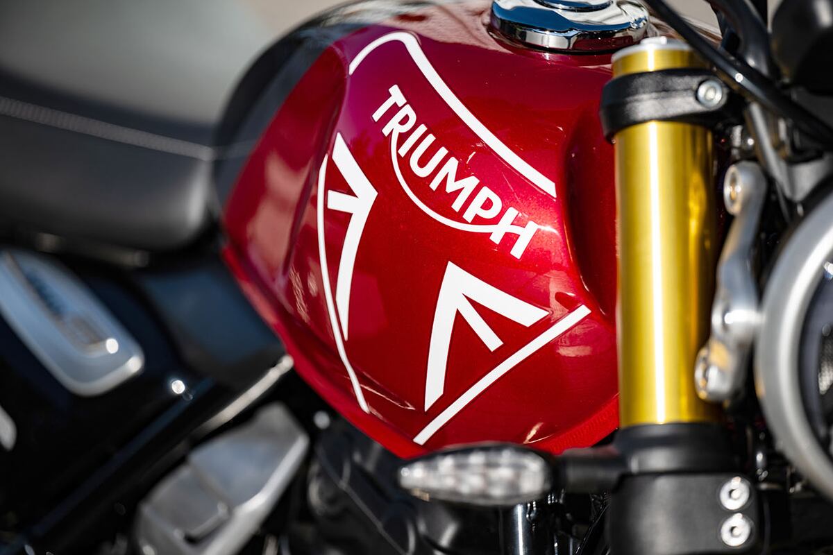 la Speed 400 es la ideal para el asfalto, mientras que la Scrambler 400 X está pensada para incursiones “light” por caminos rurales.
