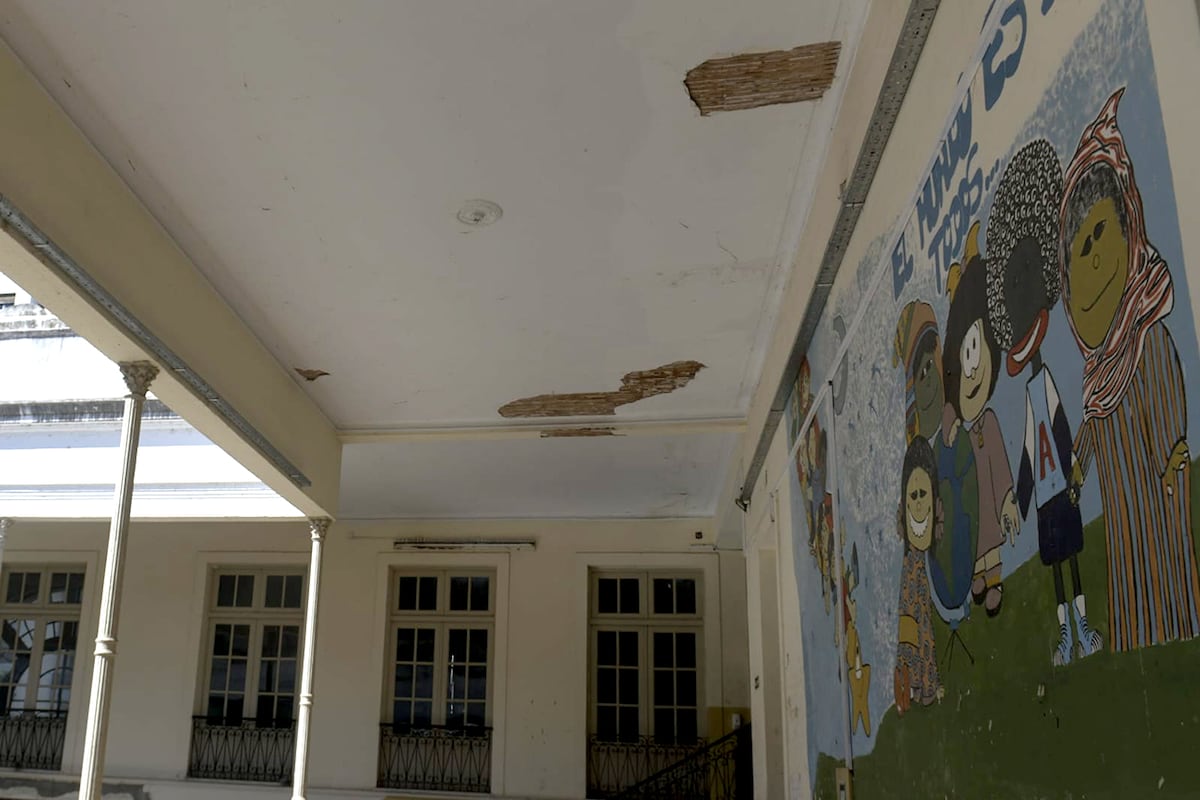 Mural que será reparado por estudiantes del Ipem 138, Jerónimo Luis de Cabrera, Córdoba. (Ramiro Pereyra / La Voz)