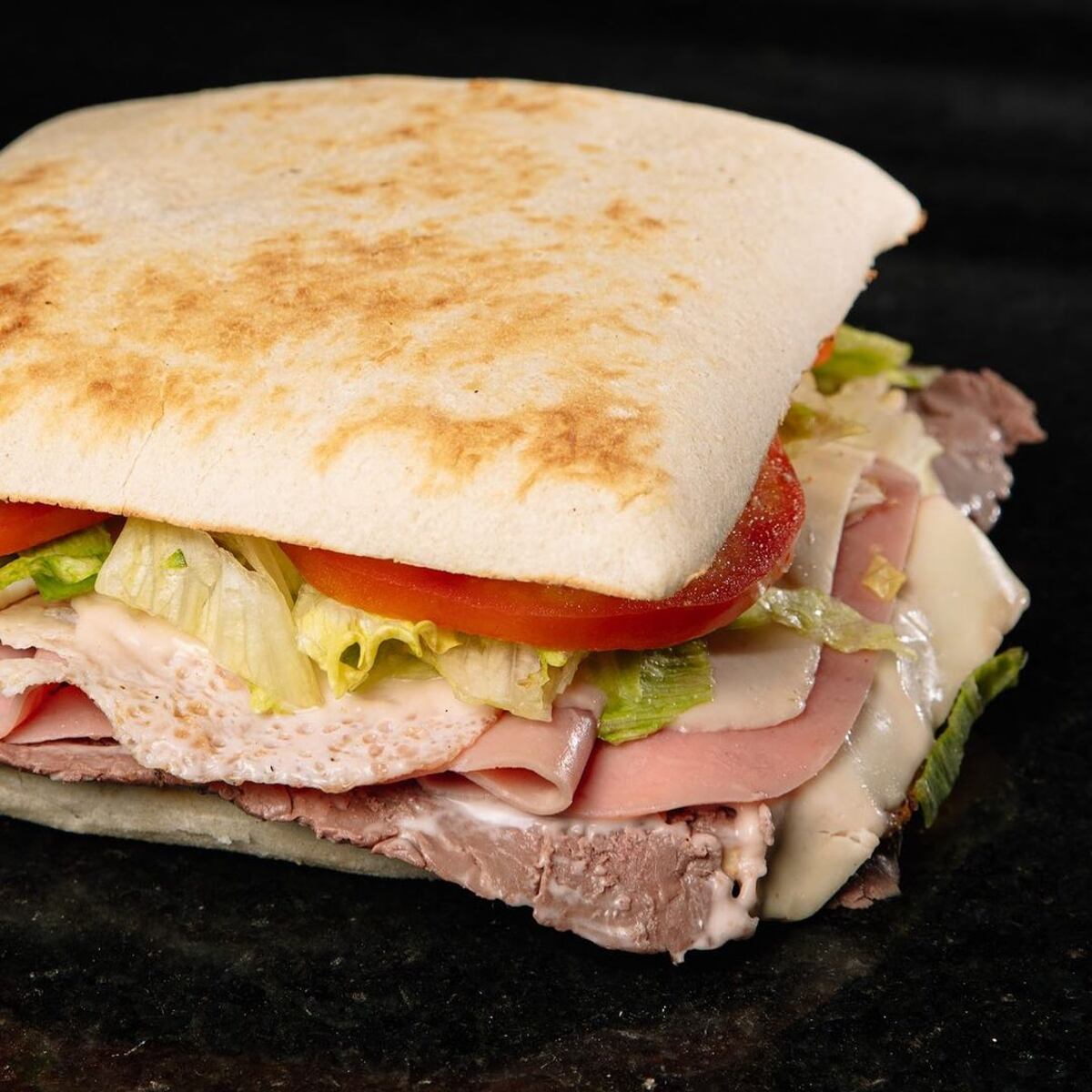 Lomitos Muy Mucho.