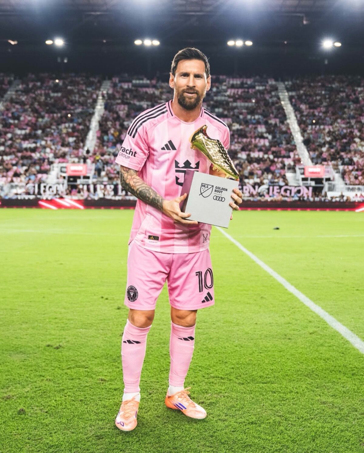 Lionel Messi recibió la Bota de Oro de la MLS por haber sido el máximo goleador de la etapa regular del certamen norteamericano. (Prensa Inter Miami)