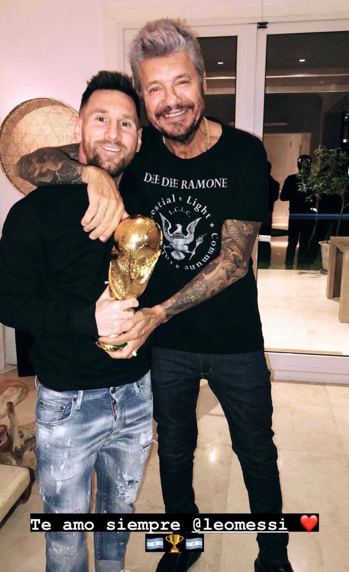 Imágenes de la cena que compartieron Messi, Tinelli y sus familias. (Instagram).