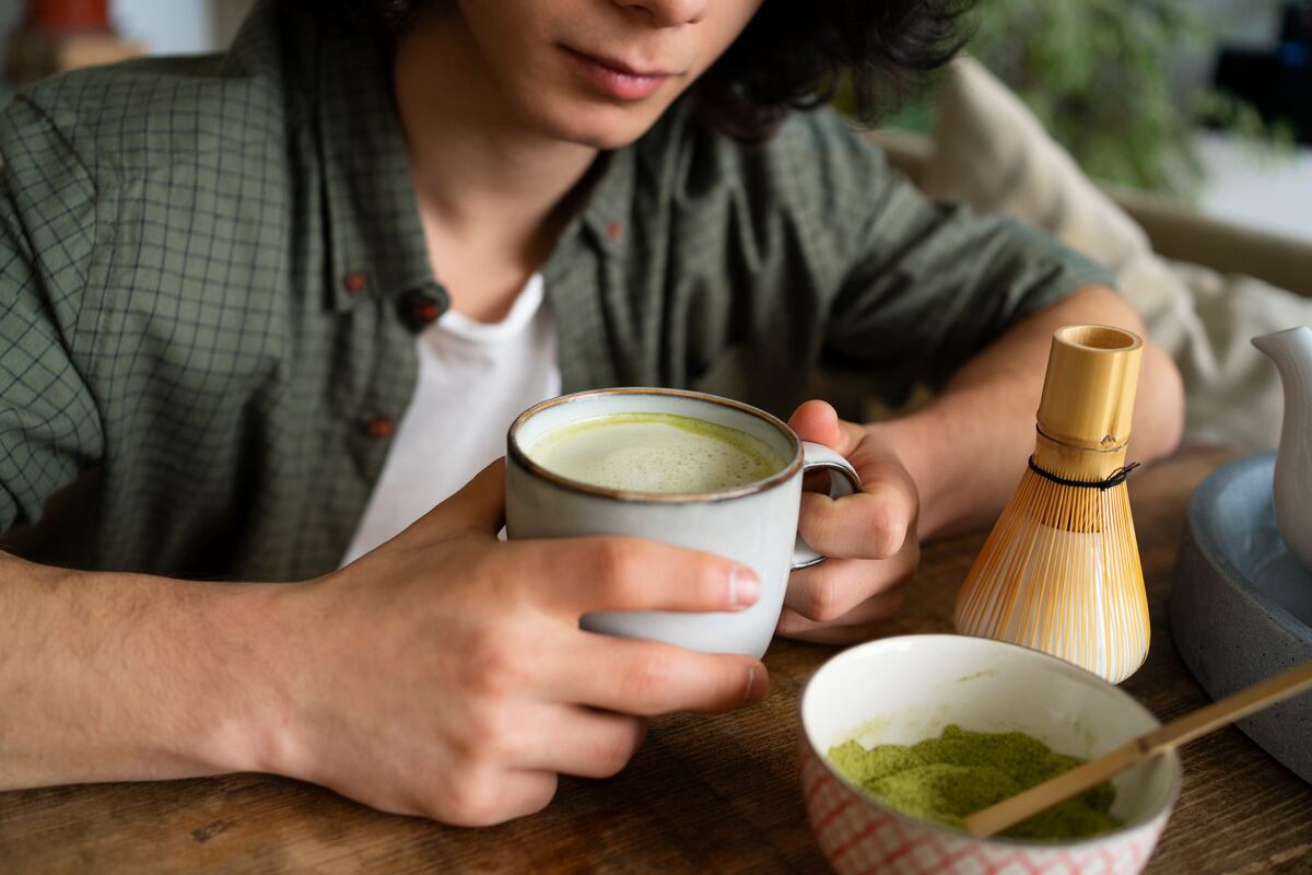 Según Harvard: por qué deberías tomar el té matcha para proteger el cerebro y bajar de peso