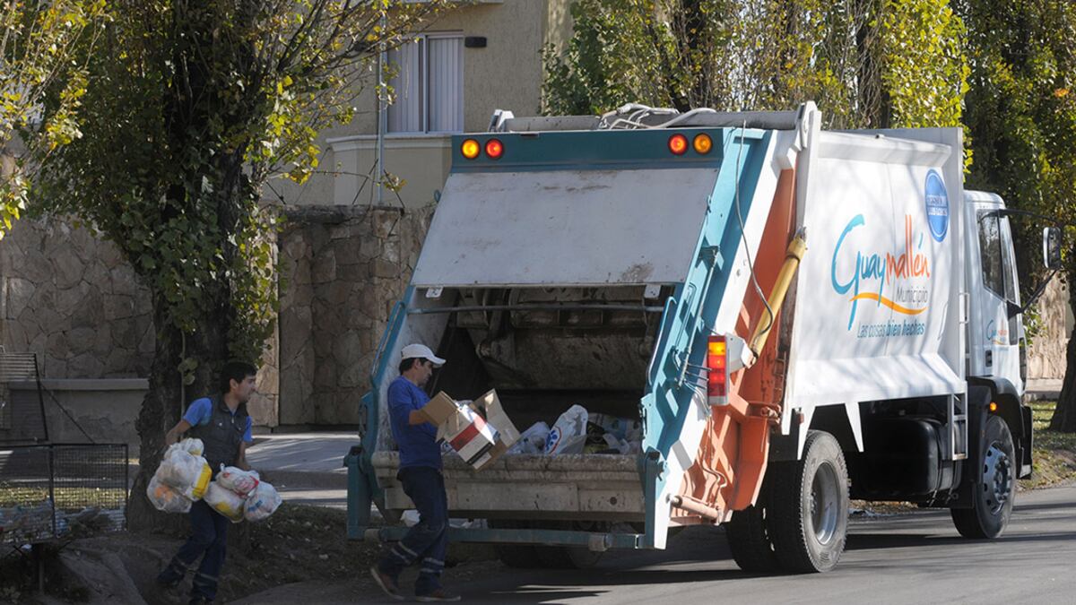 La recolección de residuos funcionará con normalidad durante el sábado 25 de mayo

Foto Florencia Kaiser / Los Andes 

