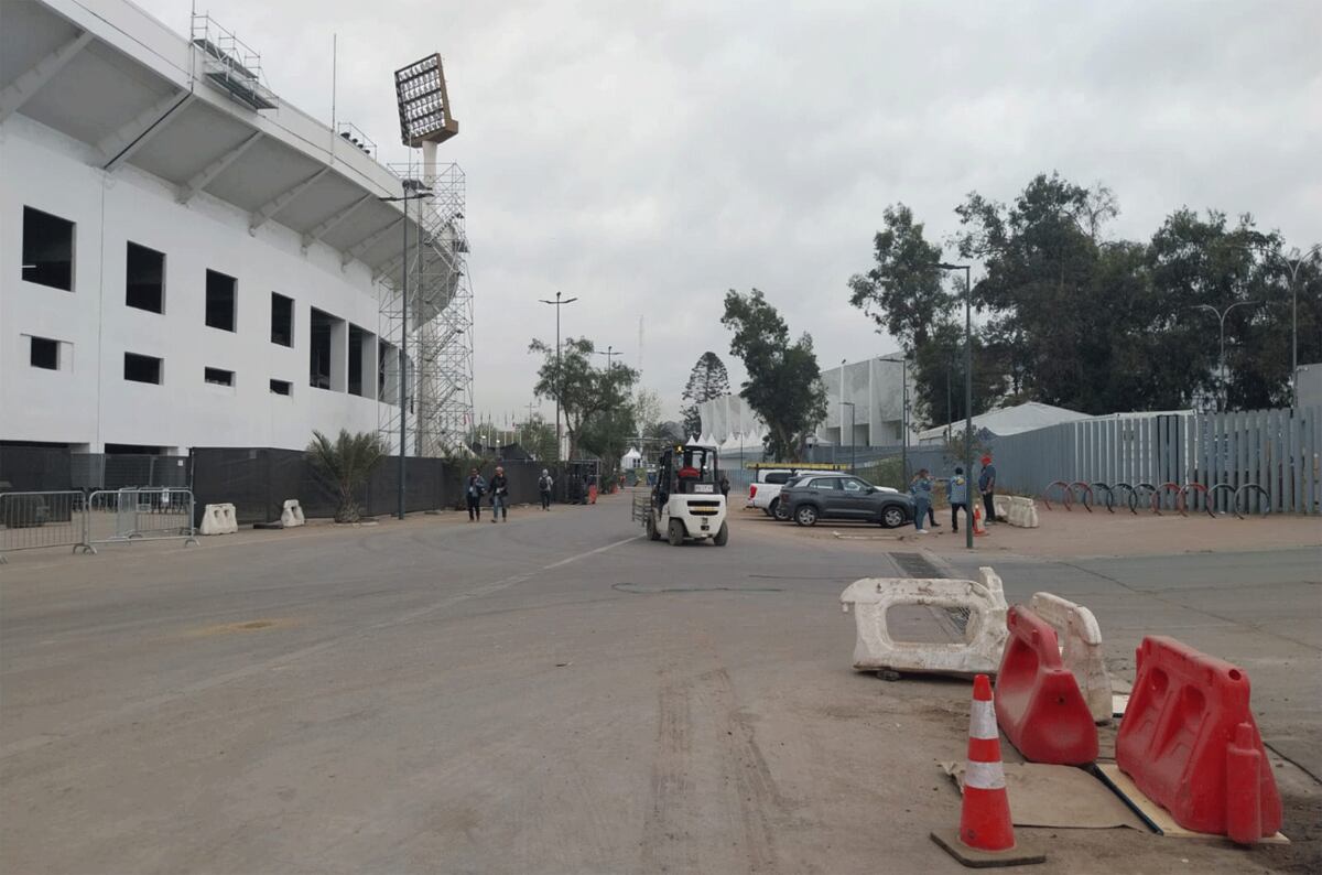 En el mismo día de la realización de la ceremonia inaugural de los Juegos, el Estadio Nacional aún no está en obras. (La Voz)