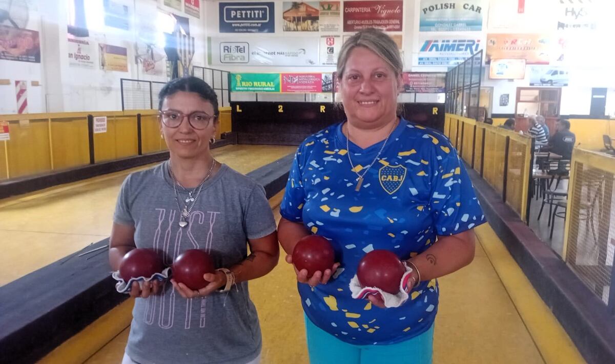 Club Central Norte. Mujeres practicando bochas en Río Tercero (Baltazar Vargas)