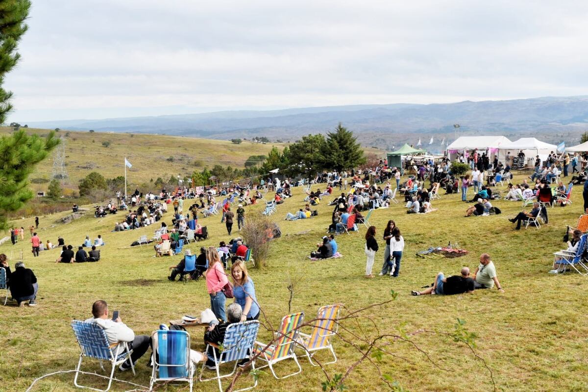 El buen clima del fin de semana atrajo a muchos turistas al valle de Calamuchita.