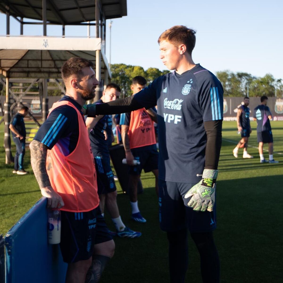 Jeremías Martinet, el arquero de 18 años que salió de Atalaya este año pasó a River. Tuvo que decidir entre Argentina y el sub 20 de Chile. Fue sparring de la mayor y compartió momentos inolvidables con Messi y compañía.