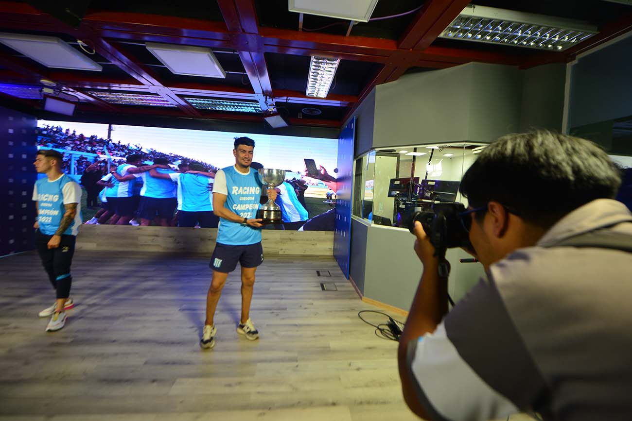 Brindis de Racing campéon en La Voz del Interior. (José Gabriel Hernández / La Voz)