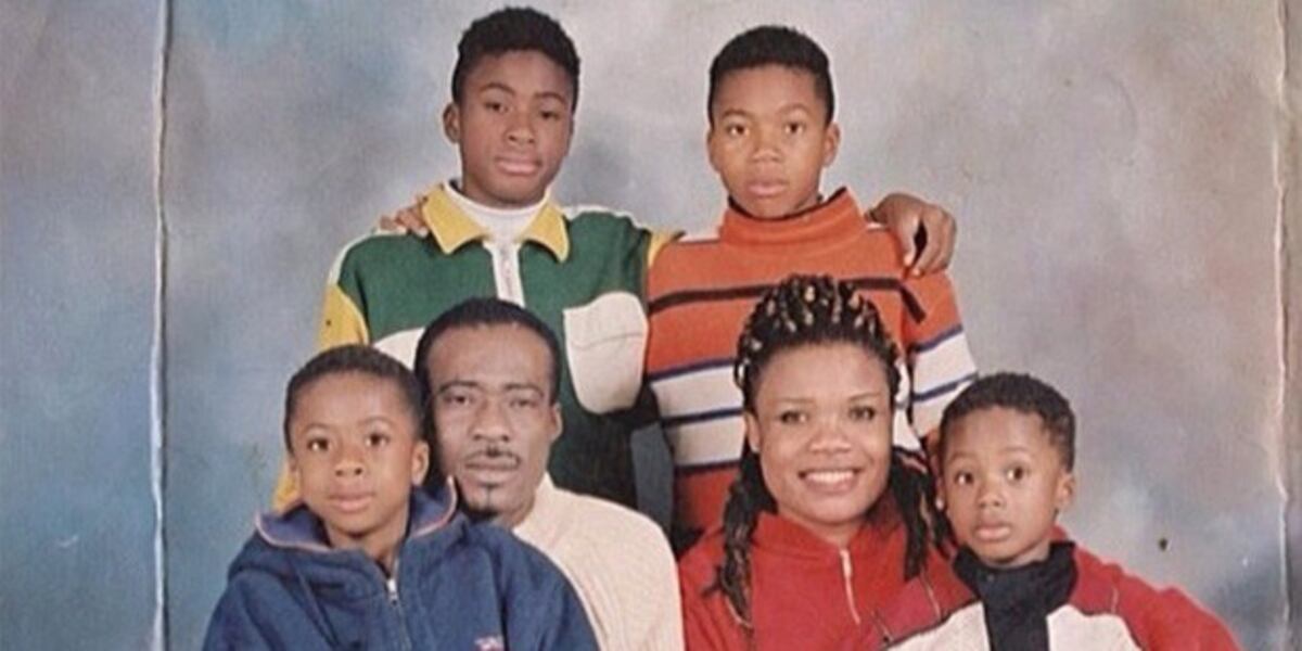 La familia Antetokounmpo. (Foto publicada por Yahoo)