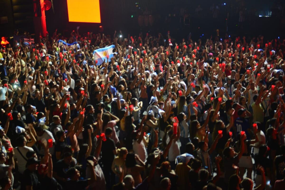 Fiesta gratuita de Budweiser en la Plaza de la Música con La Mosca y Dale Q'Va. (Javier Ferreyra/ La Voz)