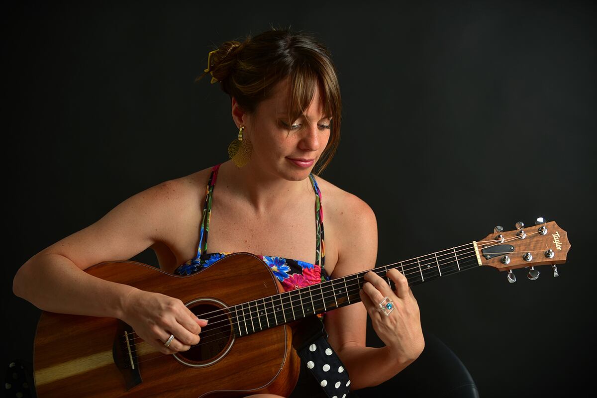  ID:5041316 Silvina Moreno, cantante, música, guitarrista, cantautora.  (Nicolás Bravo / La Voz)06 Diciembre 2022