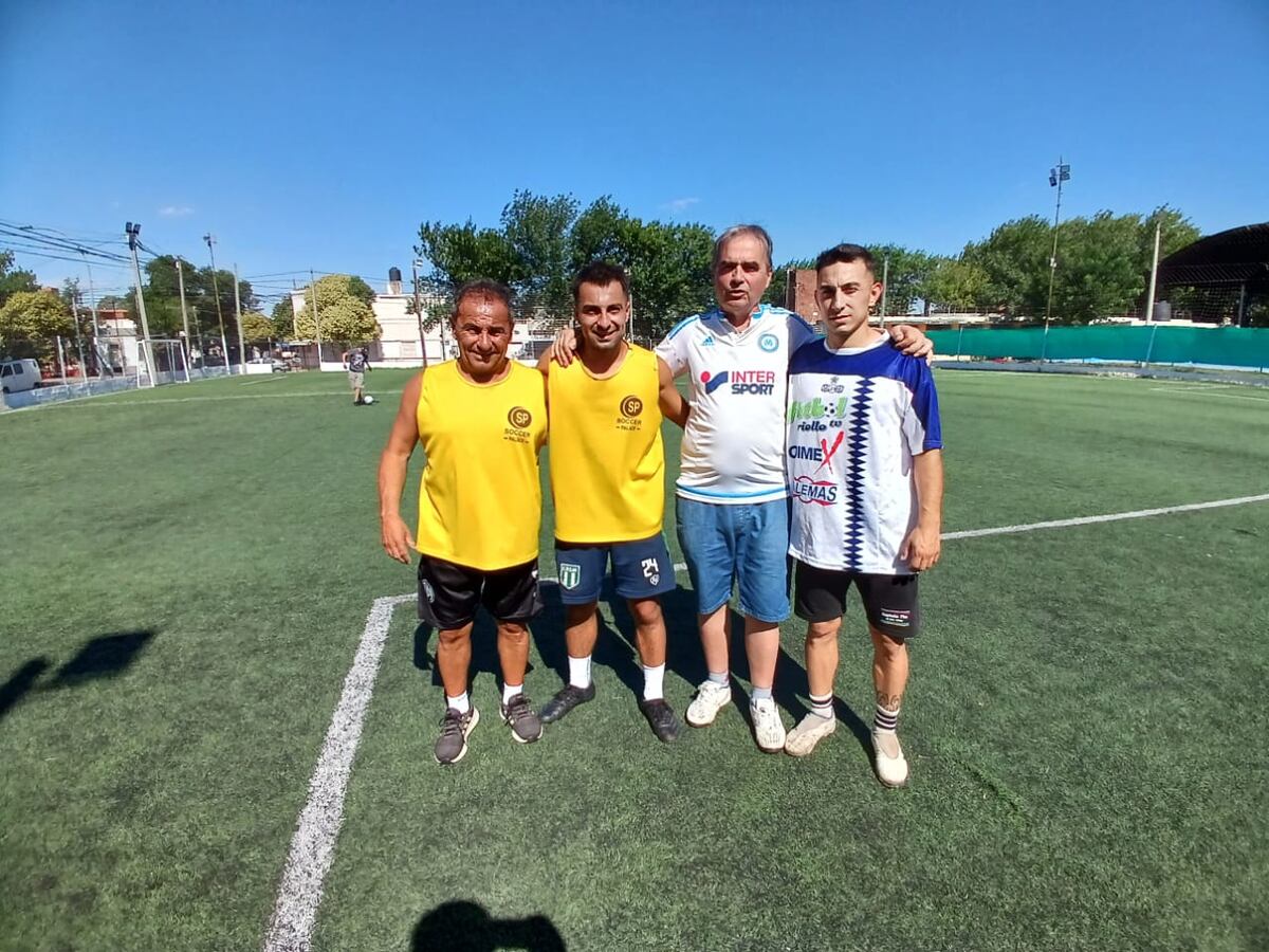 “El Sapito”, con sus hijos. Quiere pasar más tiempo con ellos.
