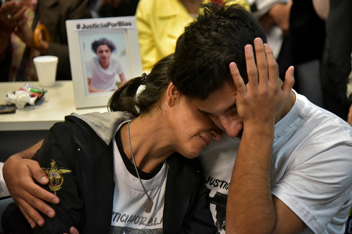 Soledad Laciar, madre de Blas Correas, durante la lectura de la sentencia en el juicio por el asesinato de su hijo. (Facundo Luque / La Voz)