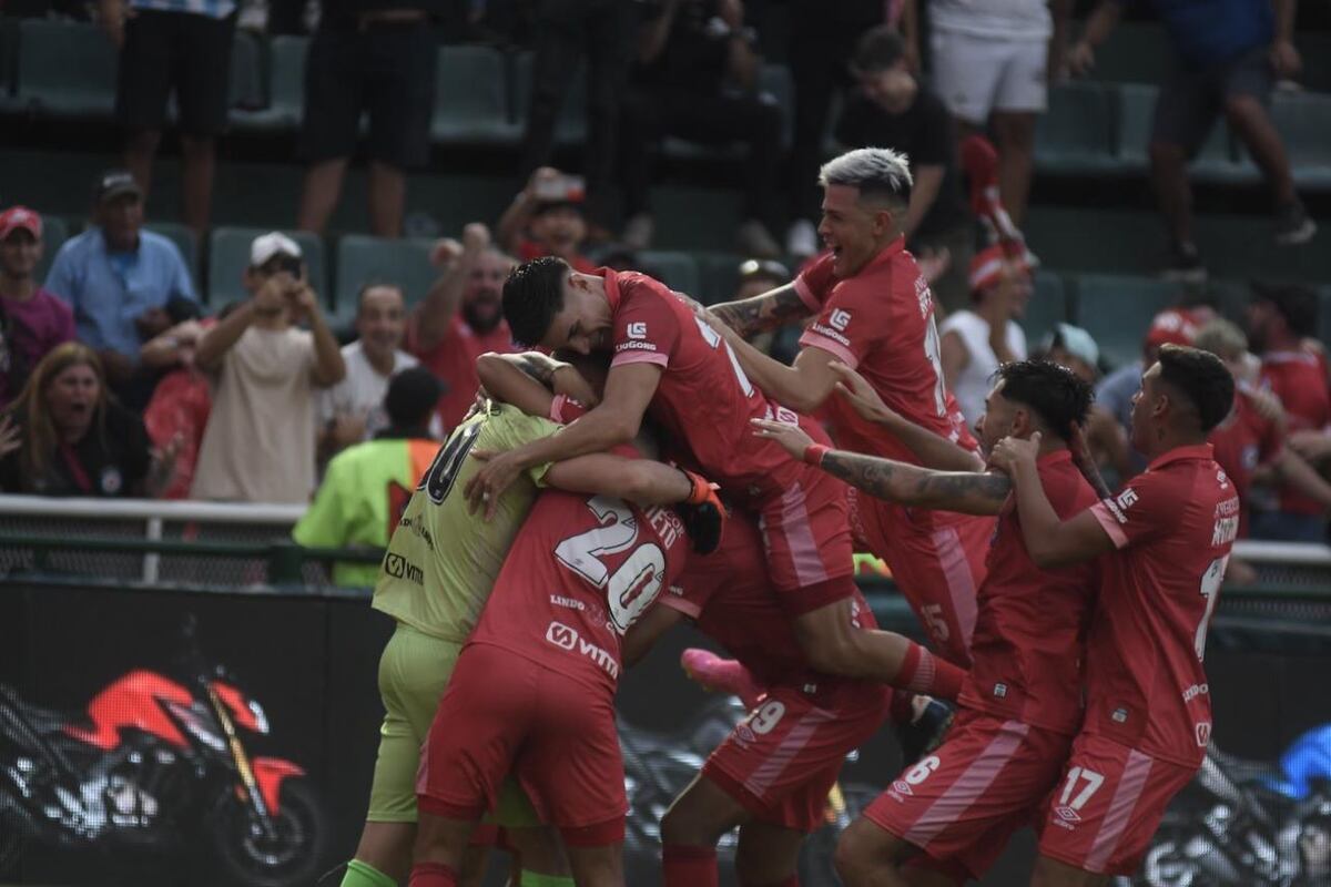 Argentinos Juniors y Defensa y Justicia se enfrentaron por los cuartos de final de la Copa de la Liga Profesional. (Gentileza Clarín)