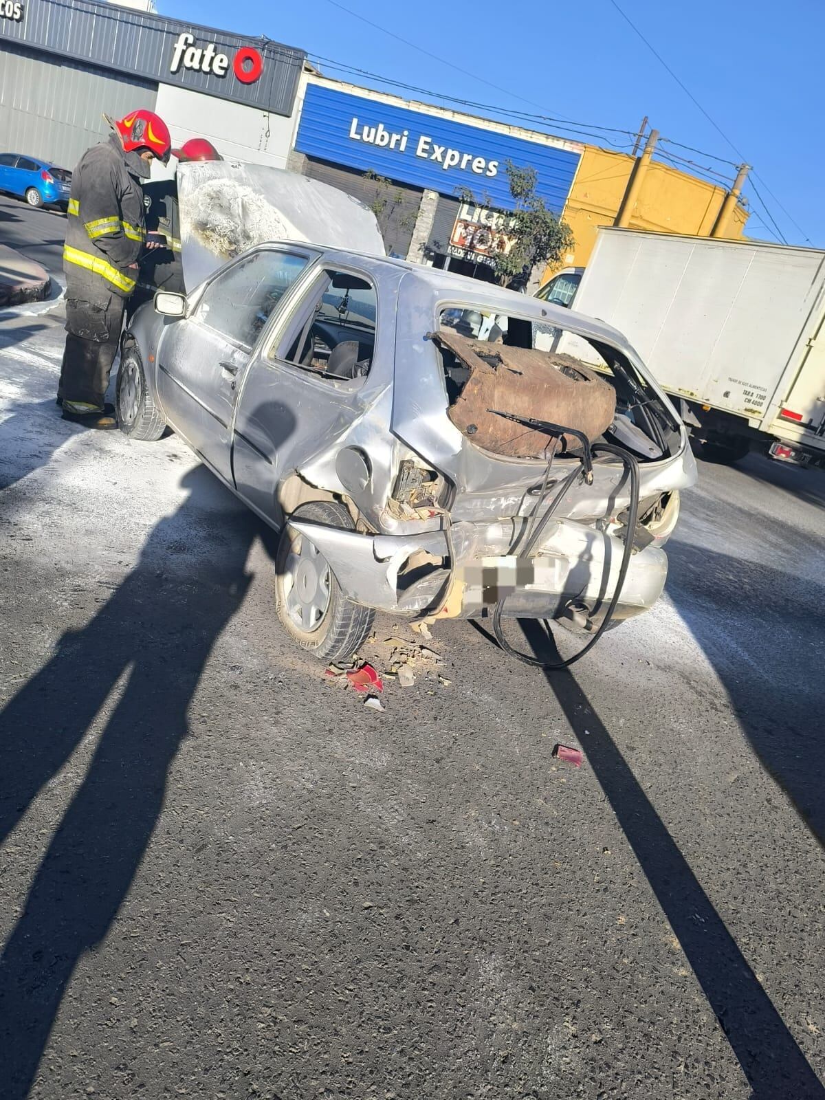 Daños tras el choque en Pueyrredón. (Policía)