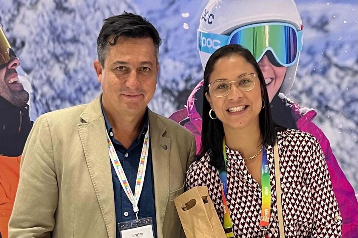 Alejandro Lastra y Naara Bandeiras, gerente de Mercados Visit Brasil.