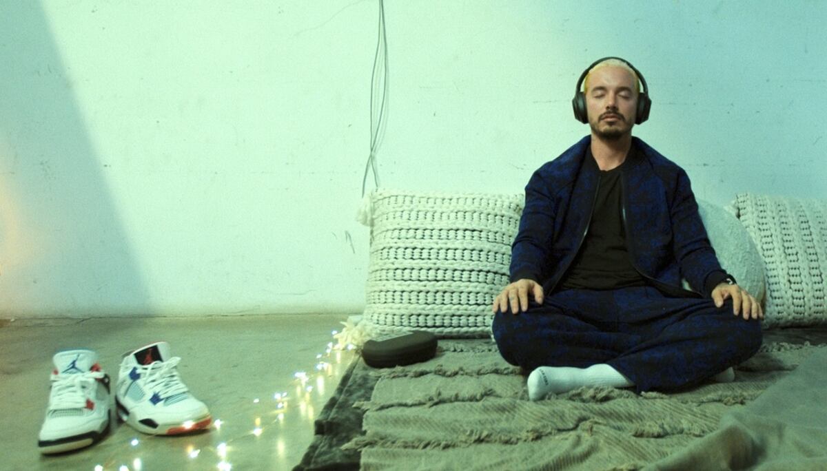 La meditación ayudó a J Balvin en su combate contra la depresión. (Amazon Prime)