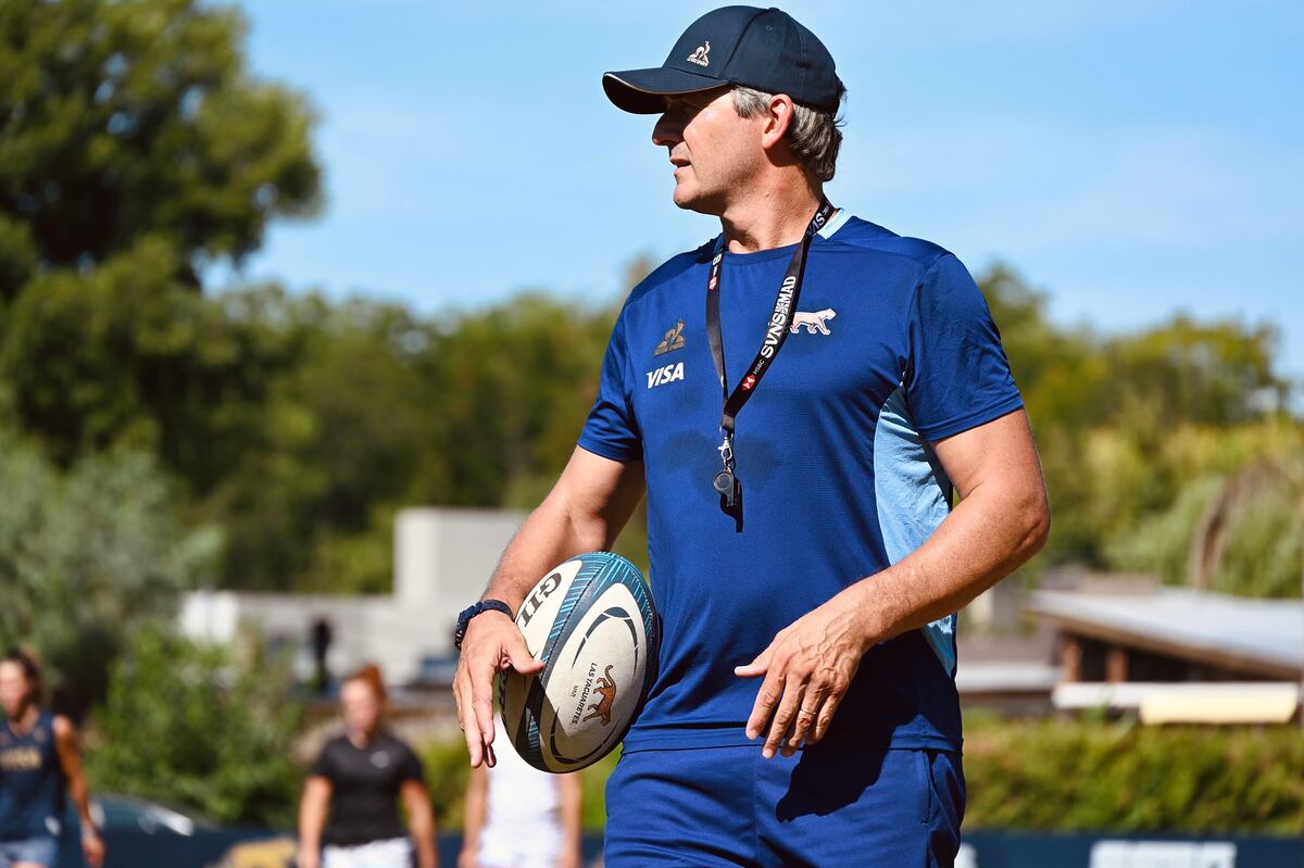 Nahuel García, head coach de Las Yaguaretés. (Prensa UAR)