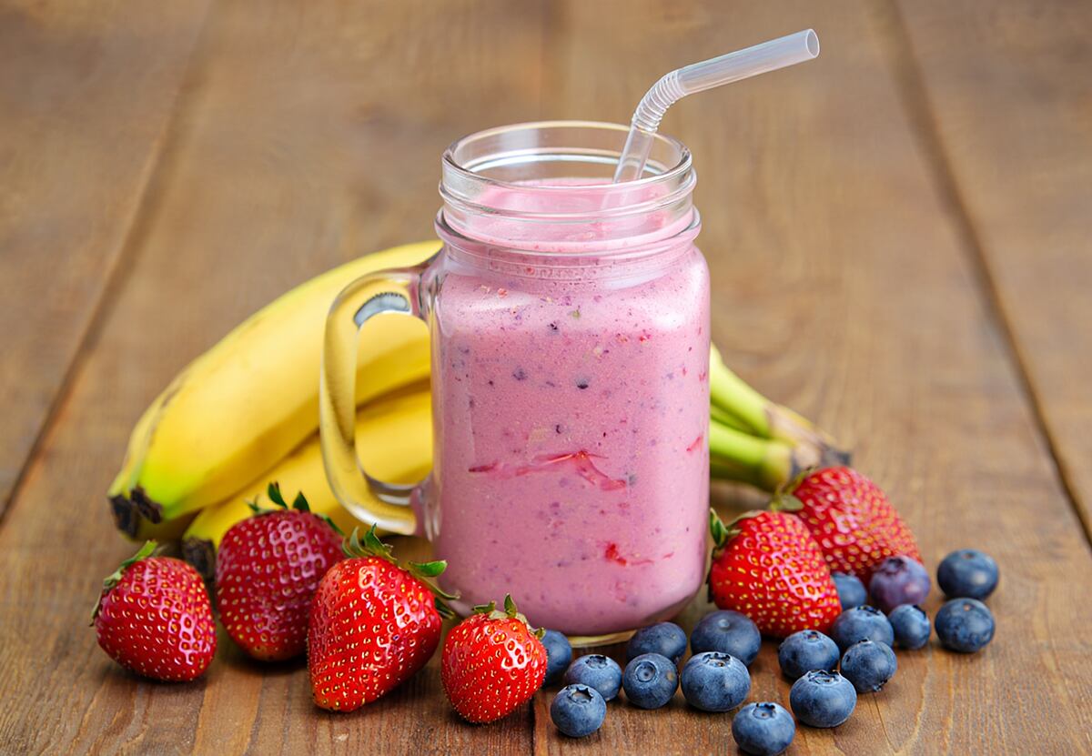 Cómo hacer smoothies frutales.