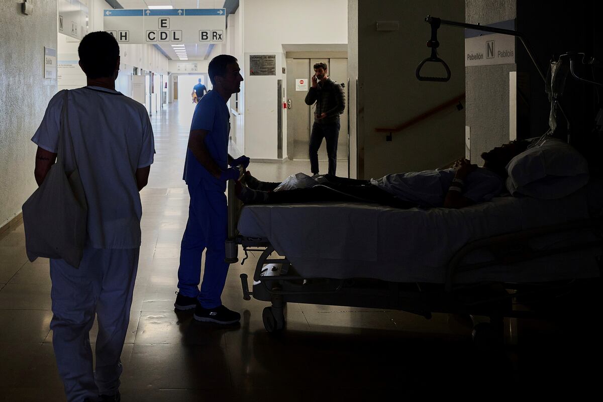 Las consecuencias del apagón en España y Portugal. (AP)