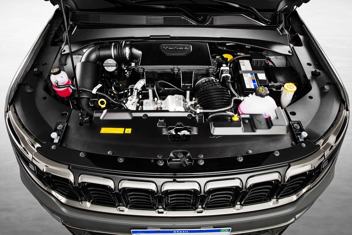 La deportividad está garantizada con el nuevo motor 2.0 turbo naftero Hurricane 4 de 272 CV. Además traen frenos y puesta a punto específica de la suspensión.