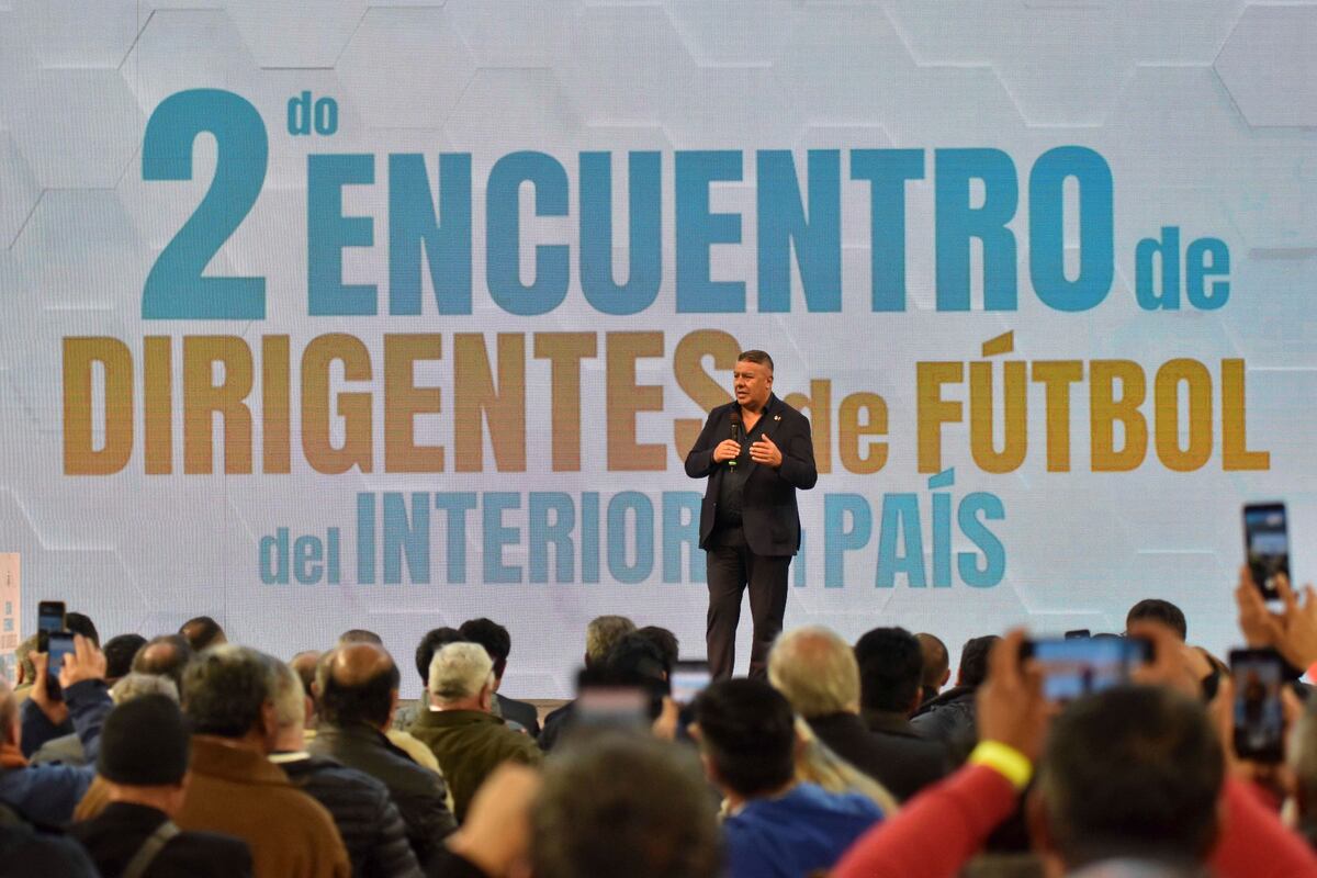 Telam, 20230826 San Juan. Presidente de AFA anunció un nuevo apoyo económico para los clubes de las provincias. Foto: Ruben PARATORE/TELAM/mcl