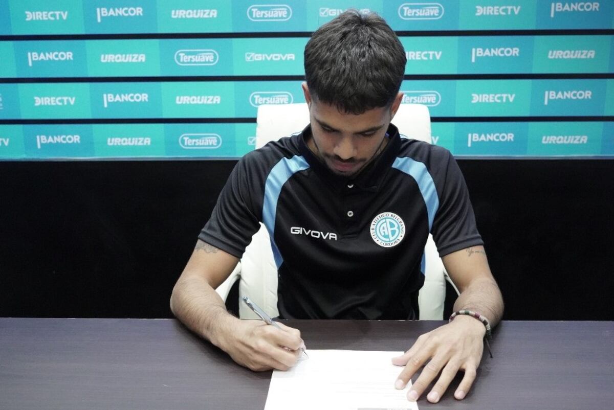 El juvenil de 21 años, Gerónimo Tomasetti, firmó contrato con el Pirata hasta diciembre de 2024. (Prensa Belgrano)