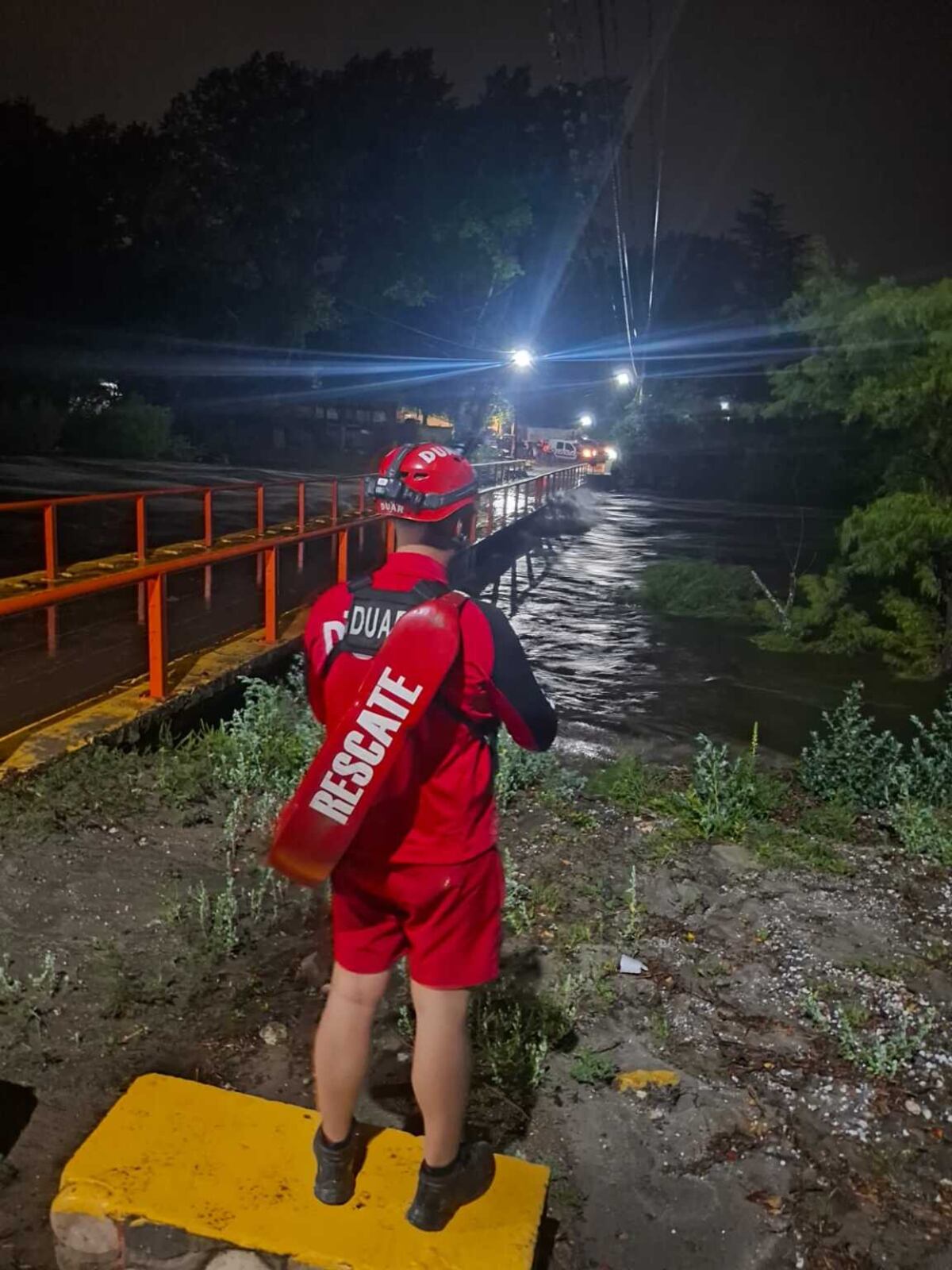 Las lluvias generaron fuertes crecientes en ríos de Córdoba. (Carlos Paz Vivo)