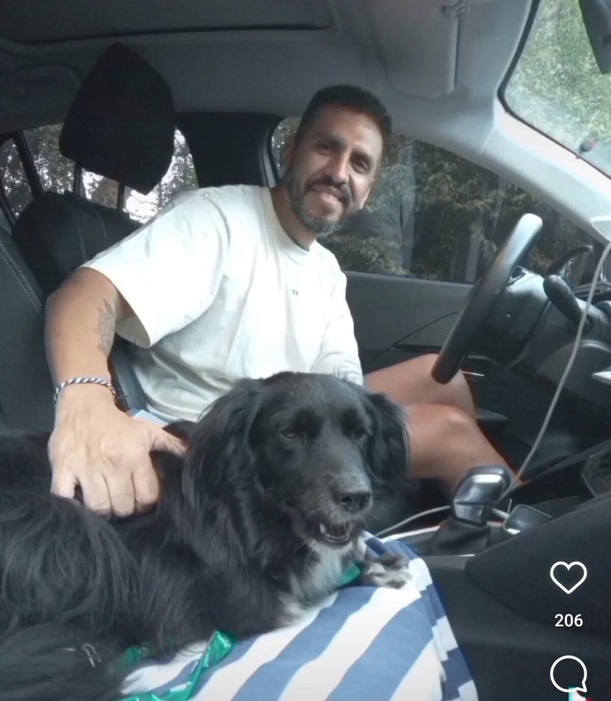 Córdoba. Maximiliano, el joven que adoptó a la perrita y le dará un nuevo hogar (Redes sociales).