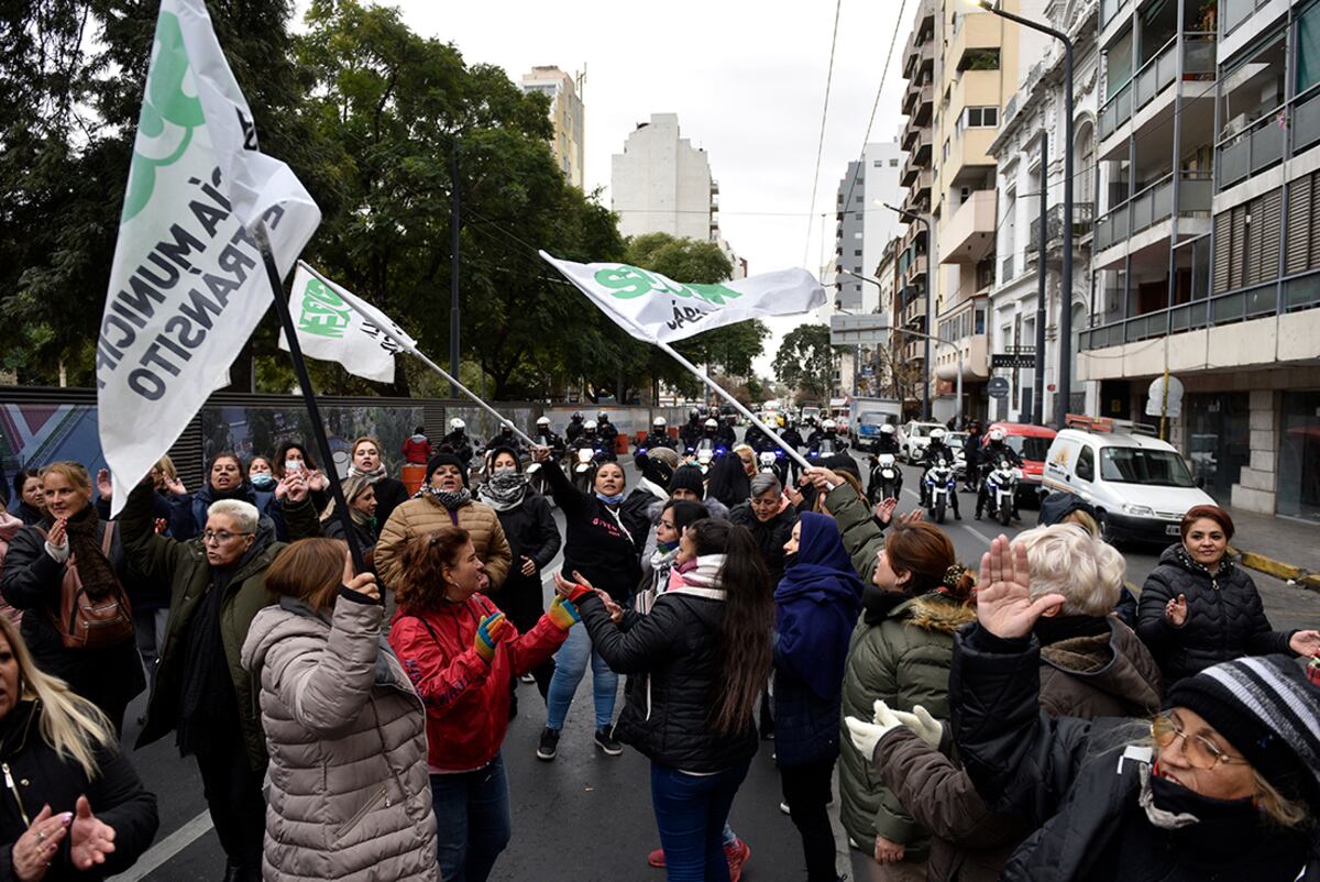Protesta municipales de Córdoba. (La Voz / Ramiro Pereyra)