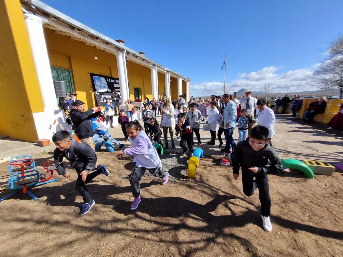 Escuela rural en el paraje Villa Viso de Pampa de Pocho (La Voz)