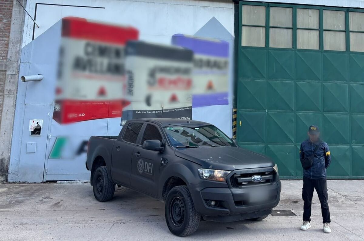 Operativos con secuestros de dólares, vehículos y detenidos. (PFA)
