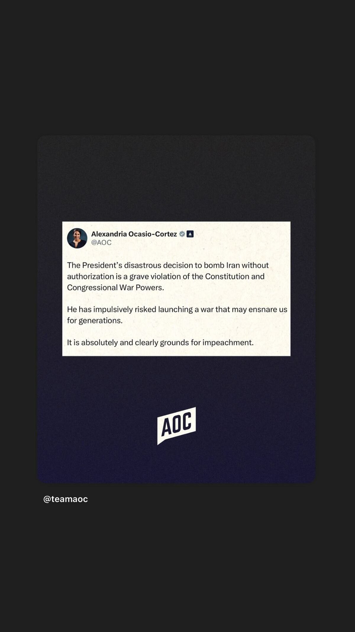 El comunicado de la congresista demócrata Alexandria Ocasio-Cortez que compartió Ariana Grande. (Captura)