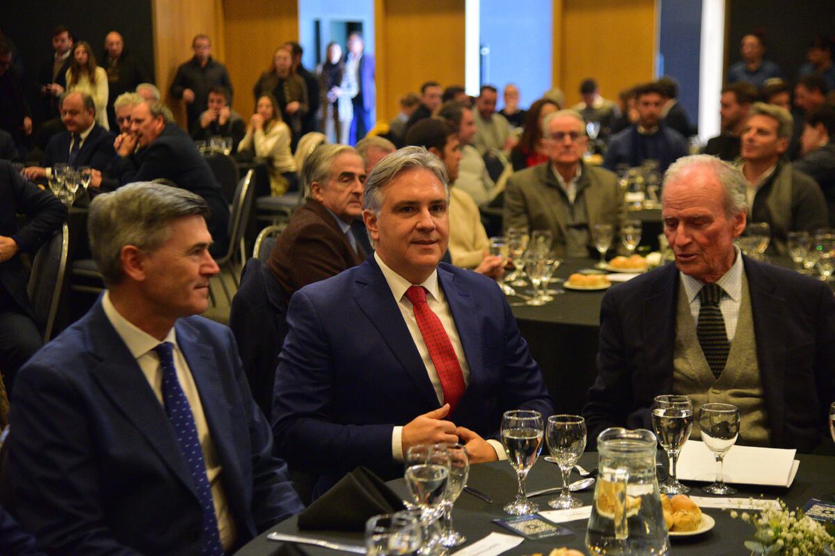 El intendente Daniel Passerini, junto a Llaryora y Tagle. (Pedro Castillo / La Voz)