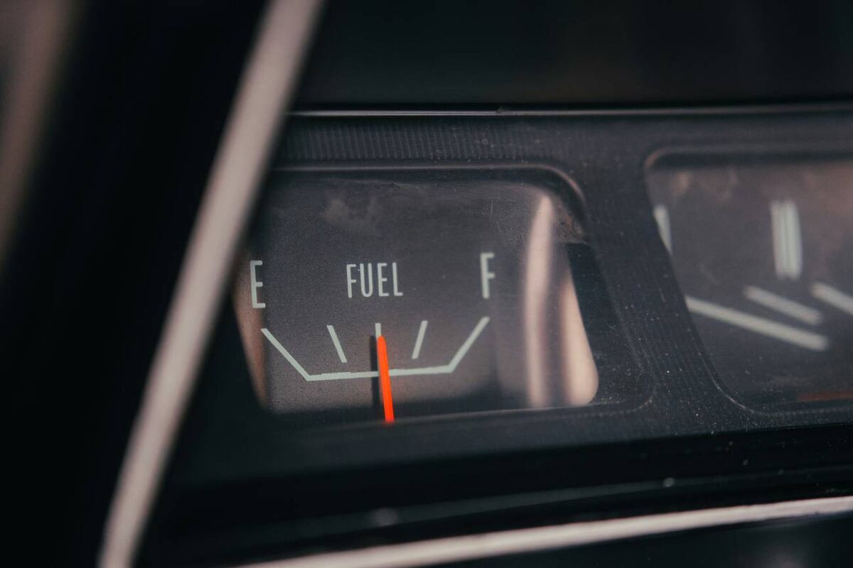 Un pequeño detalle que puede ahorrar tiempo y complicaciones a la hora de llenar el tanque de combustible. (Unspash)