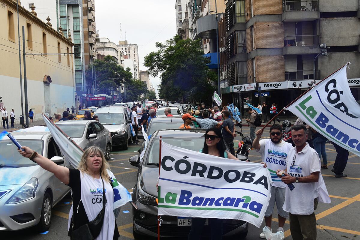 Los estatales de Córdoba se movilizan otra vez contra la reforma jubilatoria. (Ramiro Pereyra / La Voz)