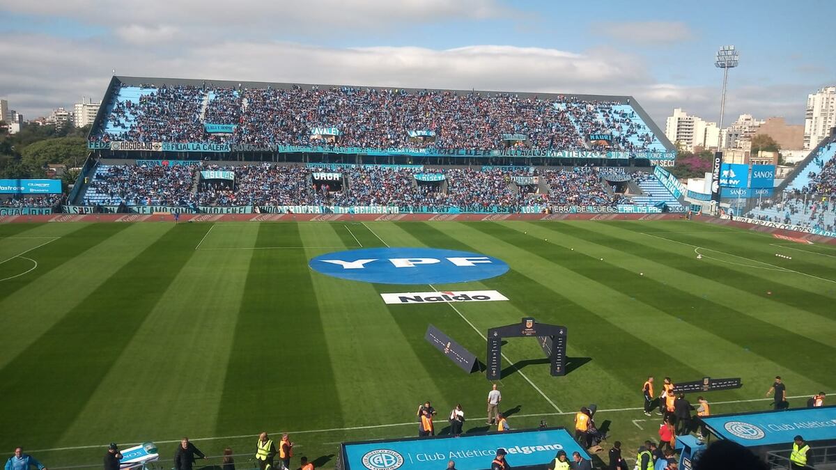 Estadio Julio César Villagra.