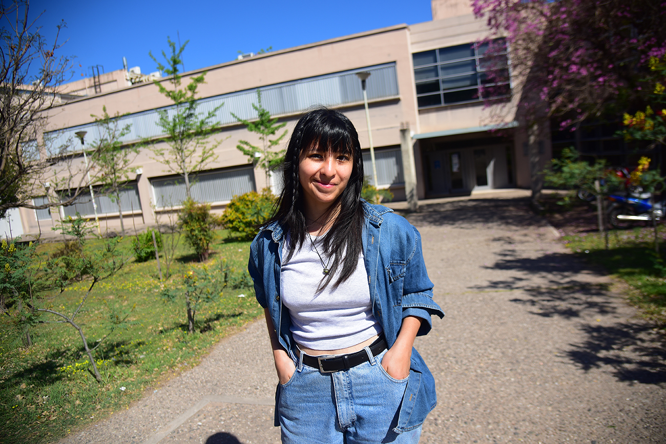 Paula Nieva (29) estudiante de Bioquímica de la Facultad de Ciencias Químicas de la UNC (Pedro Castillo / La Voz)