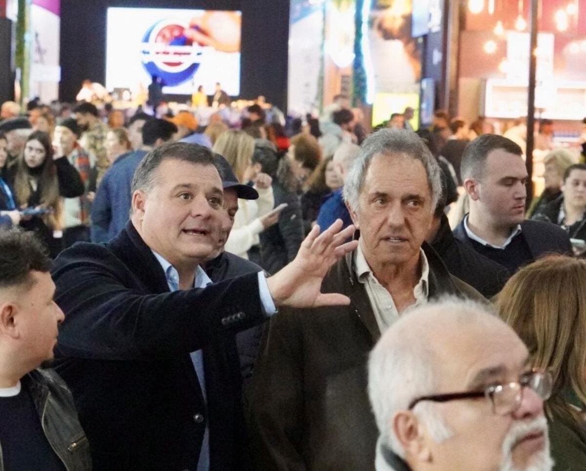 Darío Capitani, titular de la Agencia Córdoba Turismo, compartió con su par nacional, Daniel Scioli, la feria Caminos y Sabores, en Buenos Aires. (La Voz)