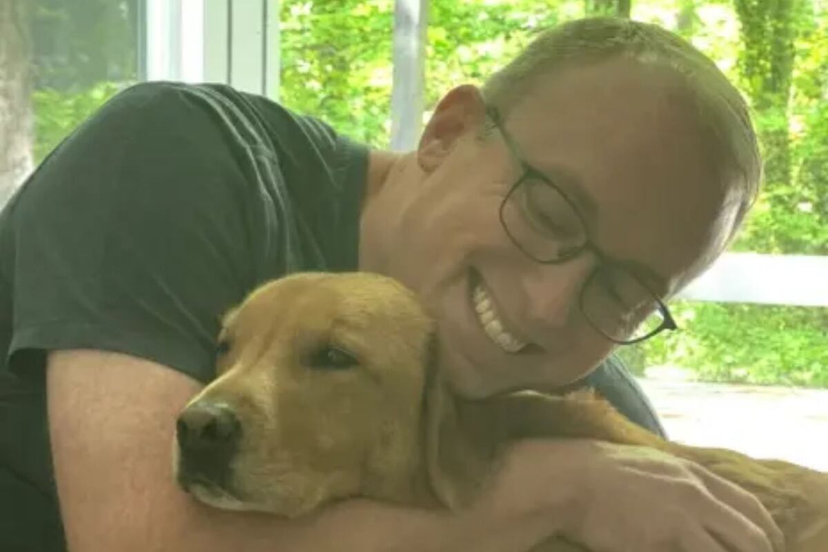 Ben, esposo de Chase, junto a Ceto. (Gentileza New York Post)