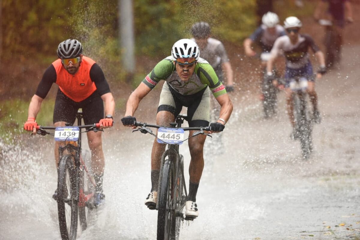 Desafío Río Pinto, día2. La competencia más convocante de MTB a nivel continental, con una inscripción de 5500 participantes, un récord histórico. (La Voz)