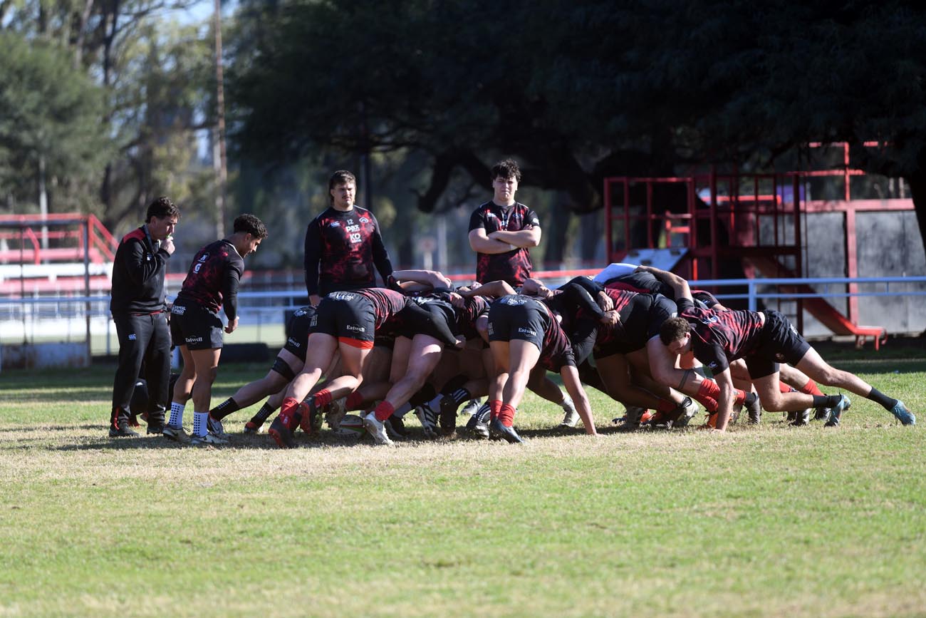 Entrenamiento de Dogos XV antes de la partida a jugar la final en Uruguay Ramiro Pereyra La Voz