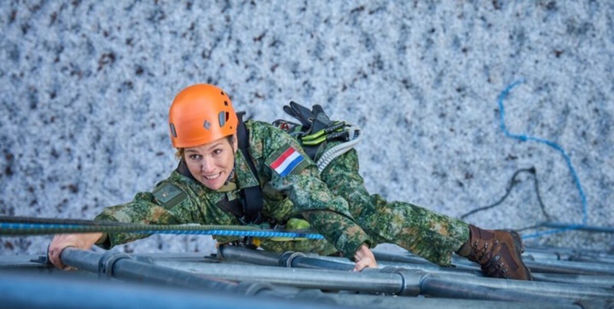 Máxima Zorreguieta, la reina de Países Bajos, inició un exigente entrenamiento militar para convertirse en reservista del Ejército Real y alcanzar el rango de teniente coronel.