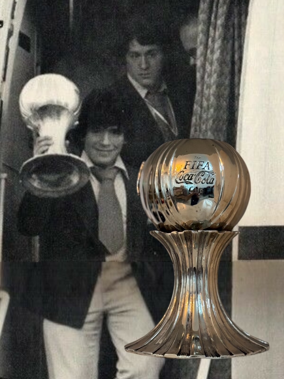 Los objetos de Maradona que salieron a subasta en un sitio de Miami.
