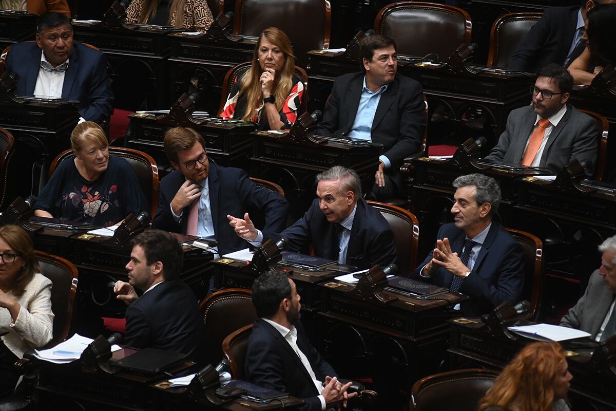 Diputados. Miguel Ángel Pichetto, Florencio Randazzo y Nicolás Massot. (Gentileza Clarín)