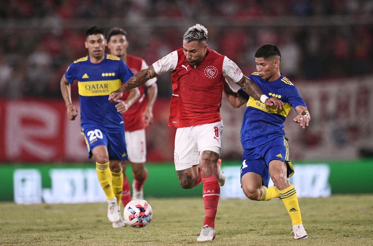 Damián Batallini enfrentando a Boca.