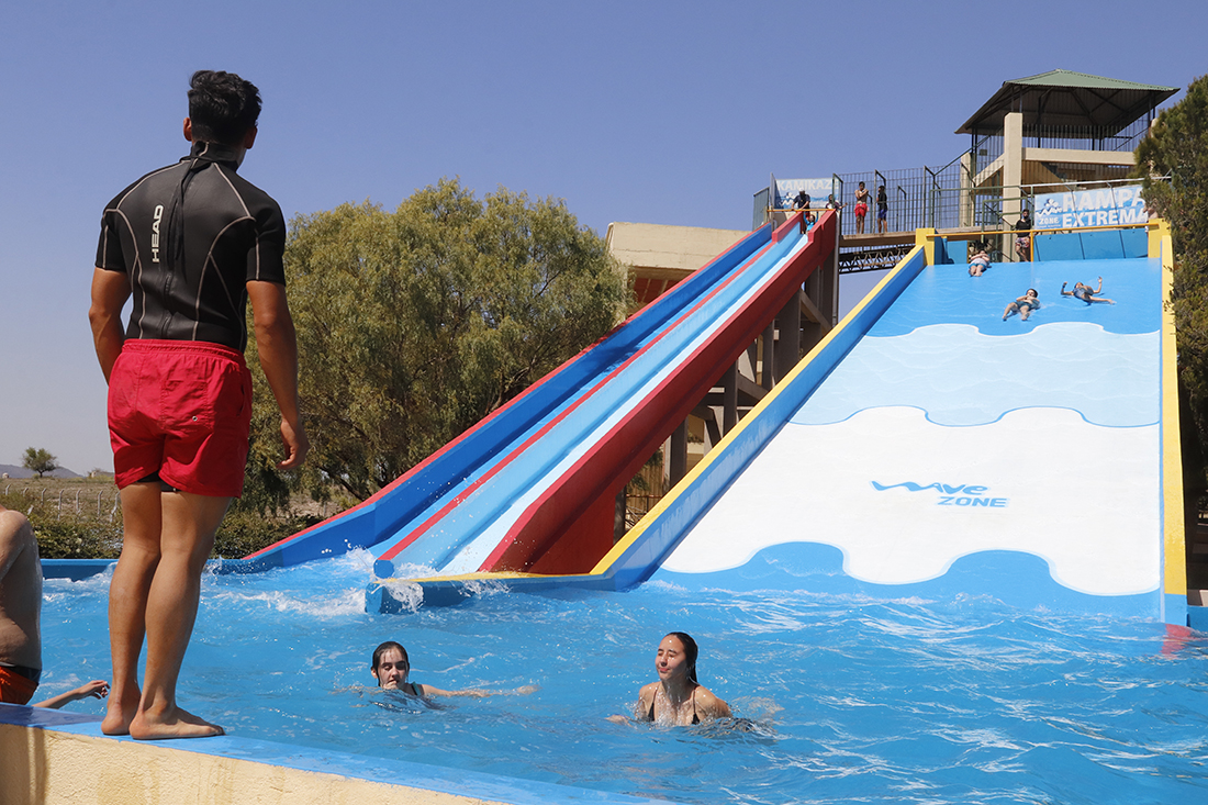Vuelta Turismo estudiantil. Fotos pedidas por Fernando Aguero. Son del parque de diversiones Wave Zone en Carlos Paz foto la voz del interior