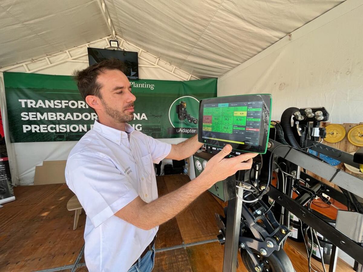 Rural. Gastón Lencina, ingeniero agrónomo y técnico de S&m Agro (Tomy Fragueiro/La Voz).