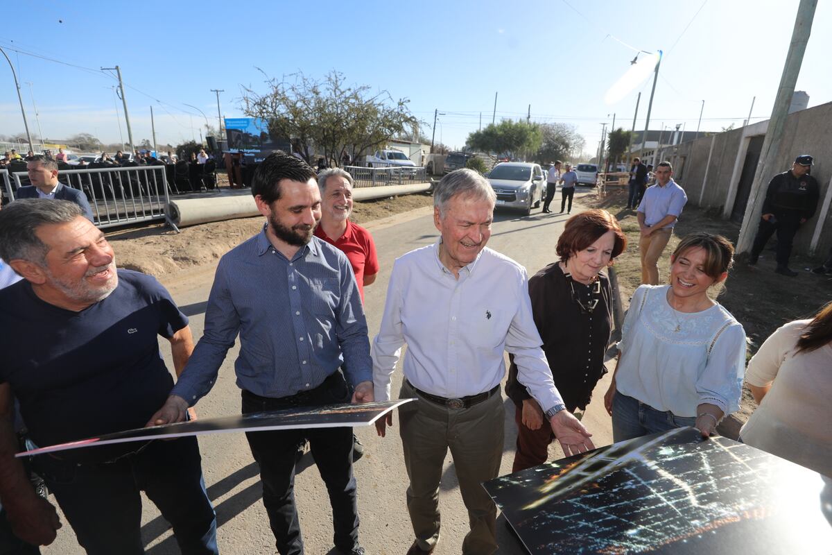 Definición. Noviembre de 2023, el entonces gobernador Juan Schiaretti inauguró la urbanización de un barrio en la localidad de Malvinas Argentinas. Ese día le dijo a La Voz que haría político hasta el último suspiro de su vida.