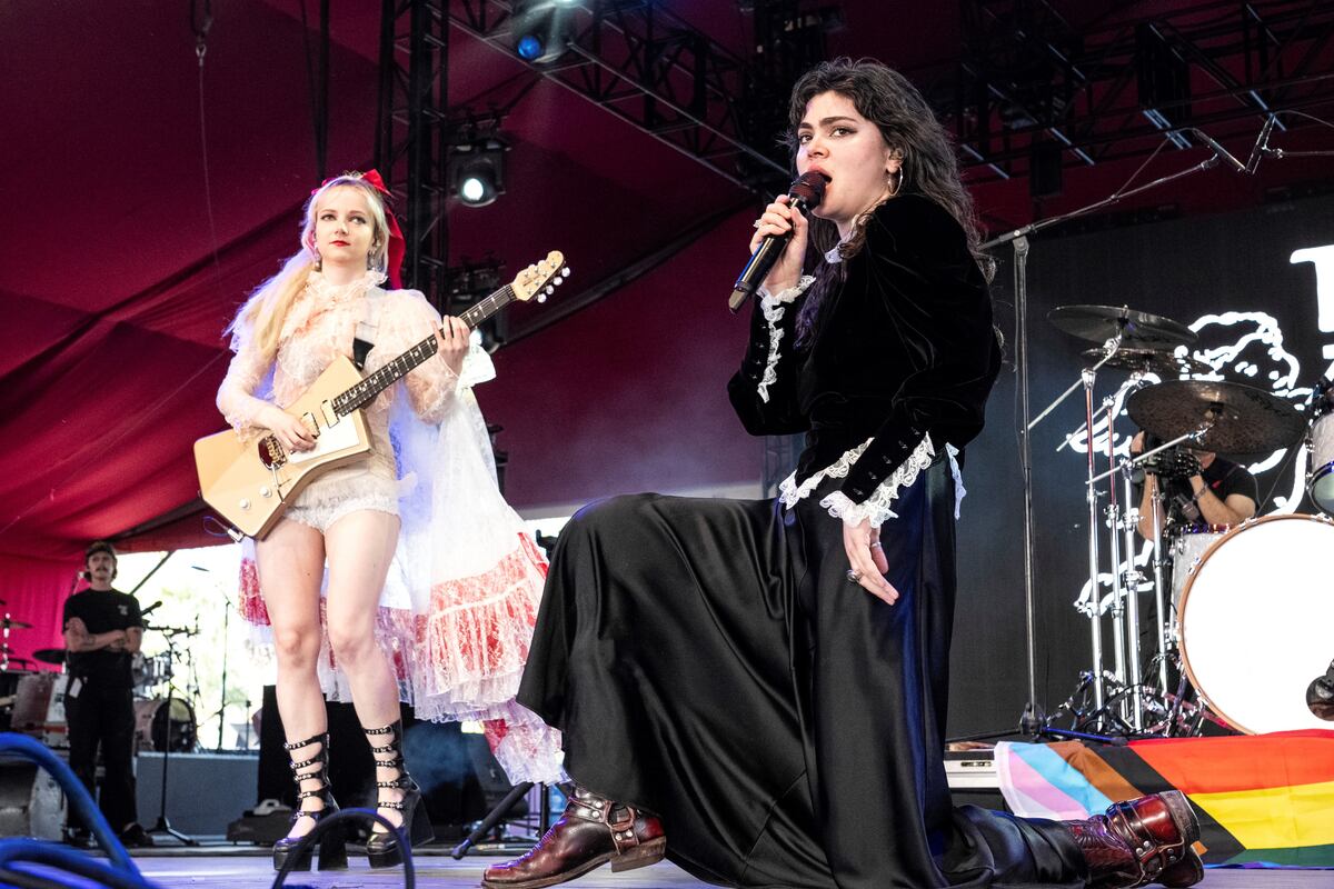 Las británicas The Last Dinner Party impusieron condiciones en Coachella 2024. (AP)